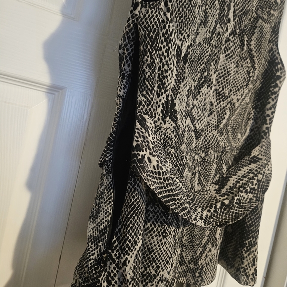 Express Black Surplice Front Tie Waist Snakeskin Print Chiffon Blouse - Picture 5 of 7